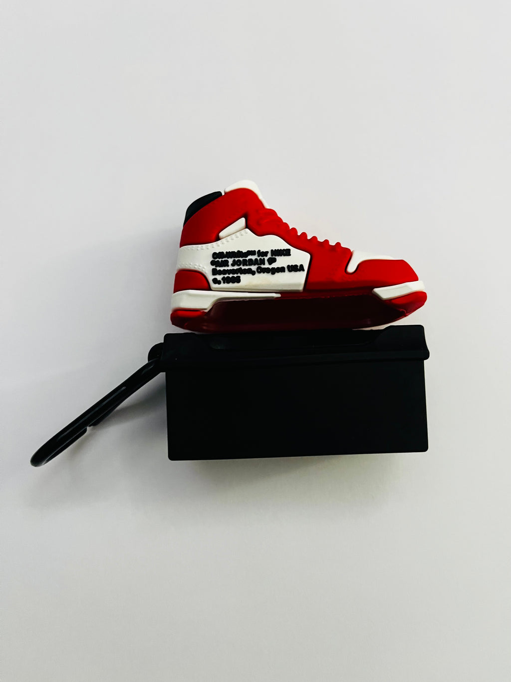 SneakerBox Pro “Chicago Classic” – Etui AirPods Pro 1/2