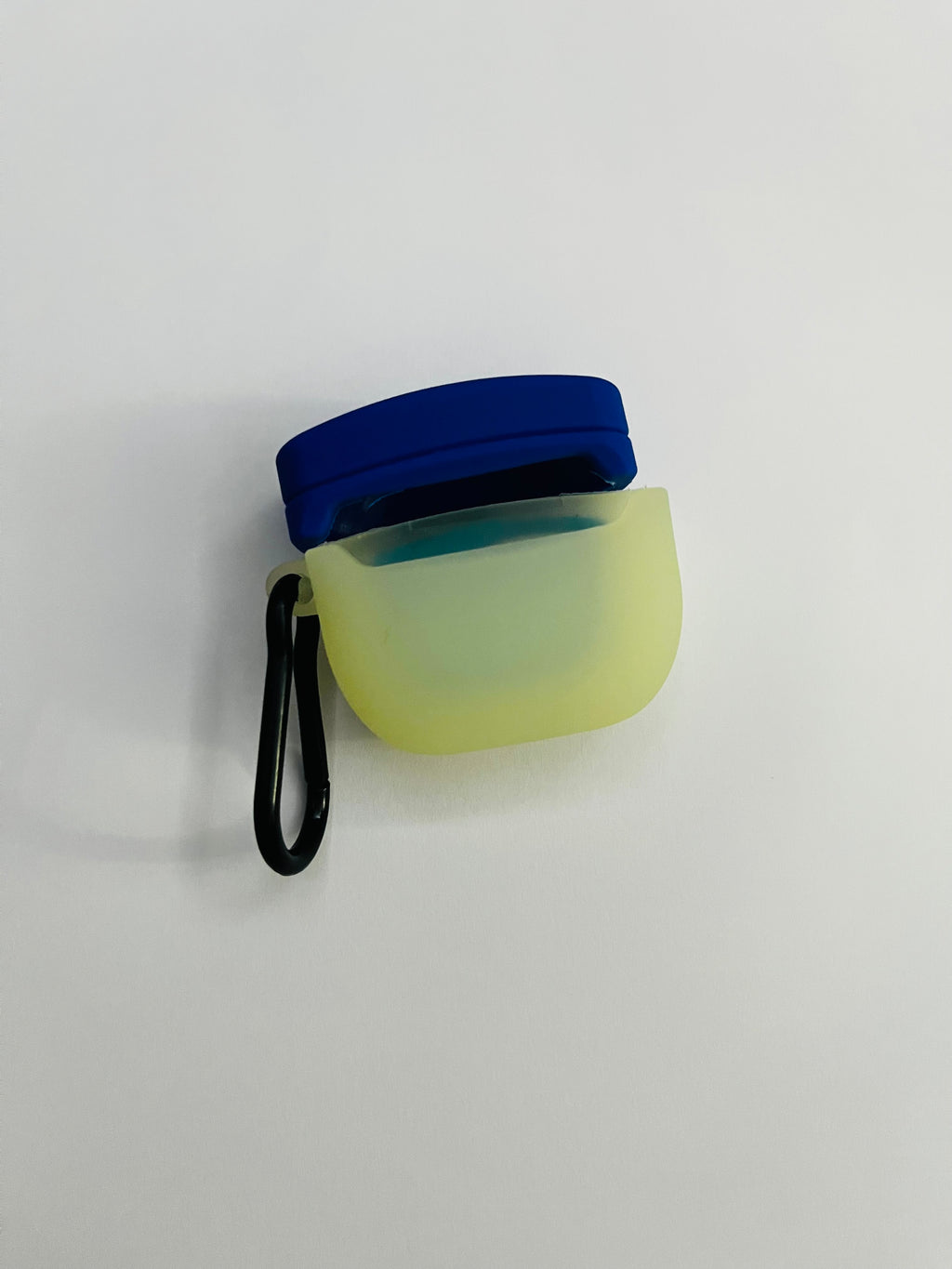 CarePod “Smooth Edition” – Etui Vaseline Style do AirPods 4